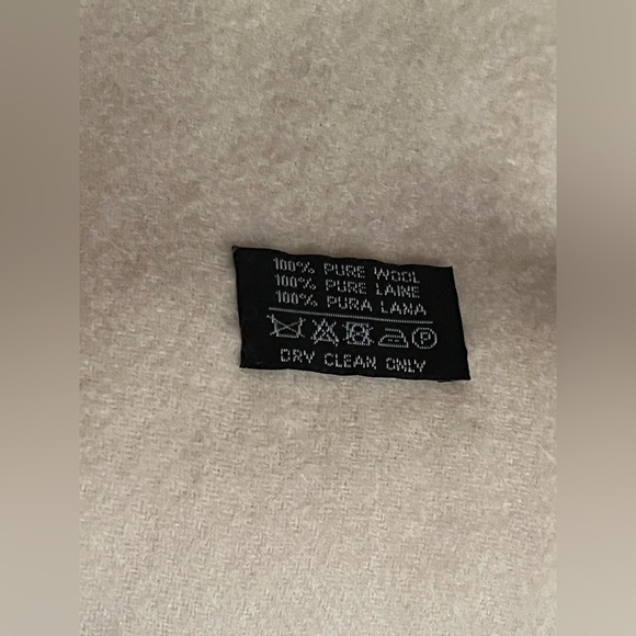 🛑SOLD🛑 SAINT LAURENT SCARF - Picture 8 of 10